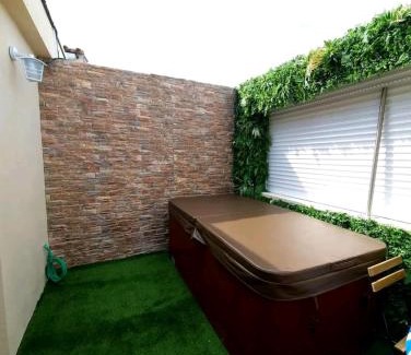 Port-Saint-Louis-du-Rhone Apartment | Suite jaccuzzi en camargue