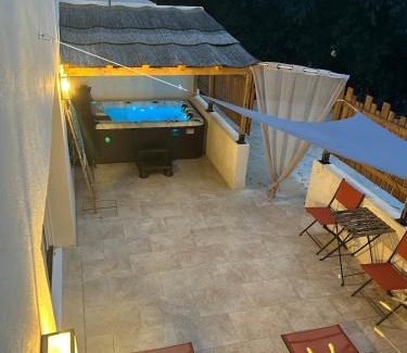 Aix-en-Provence Apartment | Suite jacuzzi