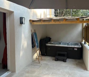 Aix-en-Provence Apartment | Suite jacuzzi