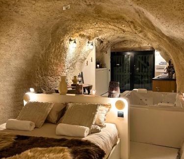 Mazange Apartment | SUITE KHALEESI - Troglodyte - Balnéo 2 places