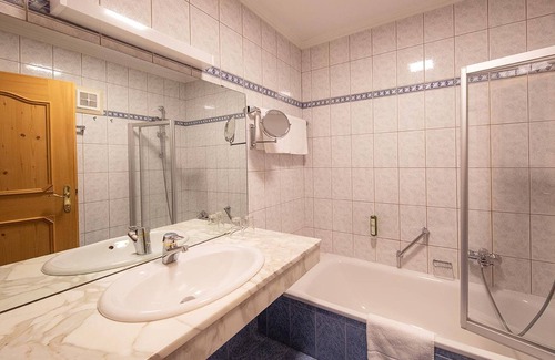 Kaprun House | Suite "Kitzsteinhorn" with shower or bath short - Hotel Tauernhof