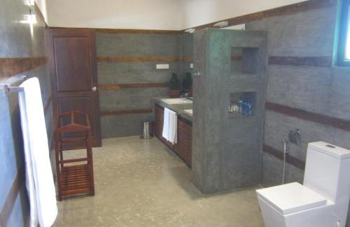 Thiranagama Hotel | Suite Lanka