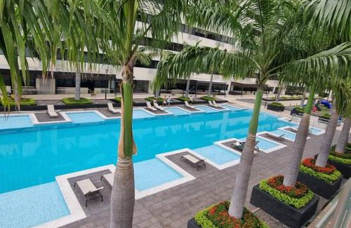 Puerto Santa Ana Apartment | Suite moderna con vista a la ciudad y al río en Puerto Santa Ana