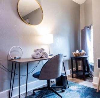 Smoketown Jackson House | Suite near downtown Louisville, KY - Suite X