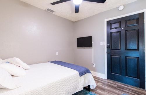 Smoketown Jackson House | Suite near downtown Louisville, KY - Suite X