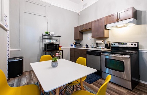 Smoketown Jackson House | Suite near downtown Louisville, KY - Suite XII
