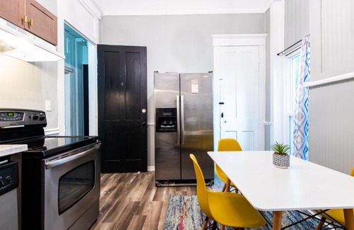 Smoketown Jackson House | Suite near downtown Louisville, KY - Suite XII