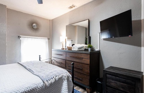 Smoketown Jackson House | Suite near downtown Louisville, KY - Suite XII