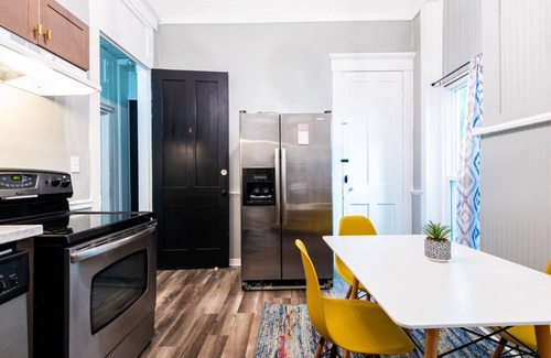 Smoketown Jackson Cabin | Suite near downtown Louisville, KY · Suite V