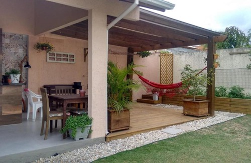 Rio Vermelho Norte House | Suite para casal com espaço gourmet, entre mar e lagoa.