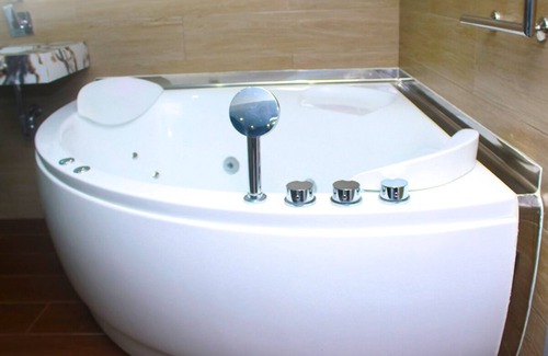 Chancay House | Suite Con Jacuzzi y Balcón by BlueThree Hotel 3✨️ a 7 min de la Plaza de Chancay