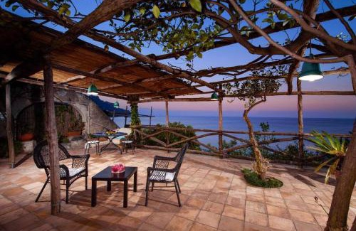 Marmorata Apartment | Suite Principessina - Sea Access, Pool by AMALFIVACATION