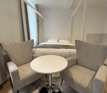 Castelnaudary Apartment | SUITE PRIVEE RIQUET-wifi-Vélo