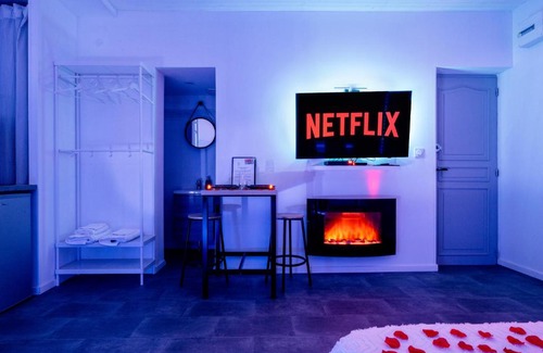 Sault Apartment | Suite Romantique
