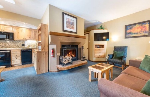 Olympic Valley Hotel | Suite w/Balcony, Parking, Outdoor Pool & Kitchen!