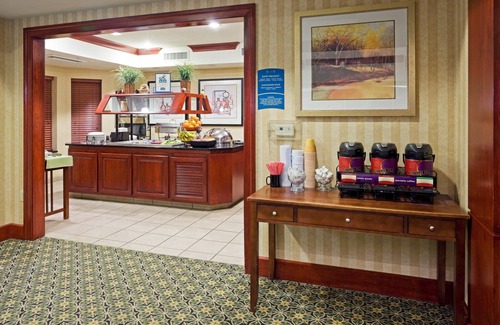 Cranbury Condo | Suite w/Kitchen Only 30 Min to Six Flags!