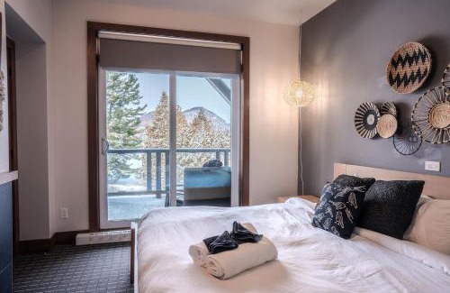 Lac Superieur Village House | Suite with mountains view & Resort access