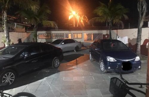 Indaia House | Suite2 a 3 quadras da praia