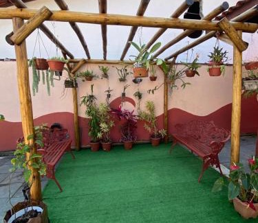 Indaia House | Suite2 a 3 quadras da praia