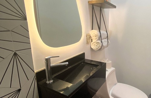 Cuauhtemoc Hotel | Suites Alcazar