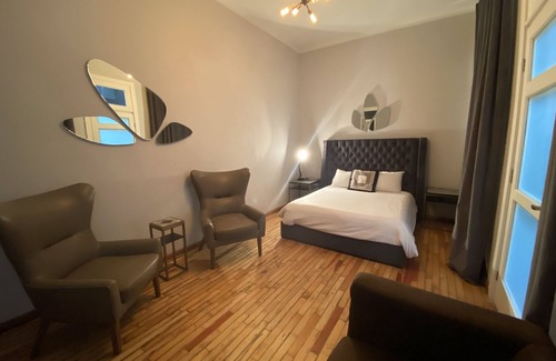 Cuauhtemoc Hotel | Suites Alcazar