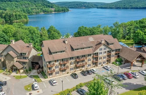 Thayerville Condo | Suites at Silver Tree A123