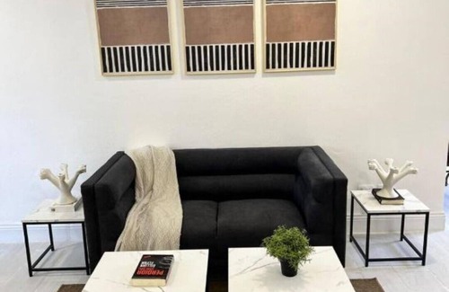 Evaristo Morales Apartment | Suites By Salcedo 4