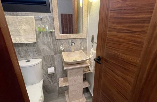 Coyoacan Apartment | Suites de Lujo Nuevas, Recién Remodeladas a 5 min en Carro del Estadio Azteca