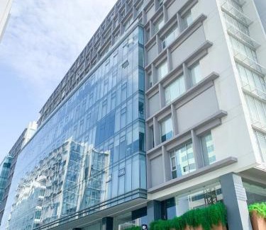 Simon Bolivar Apartment | Suites empresariales cerca de Omni Hospital, Solaris , Mall del Sol, Guayaquil
