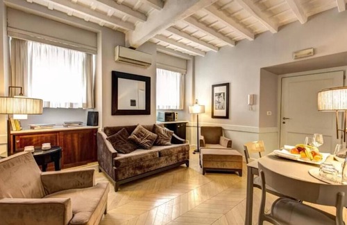 Rione V Ponte Apartment | Suites Giulia