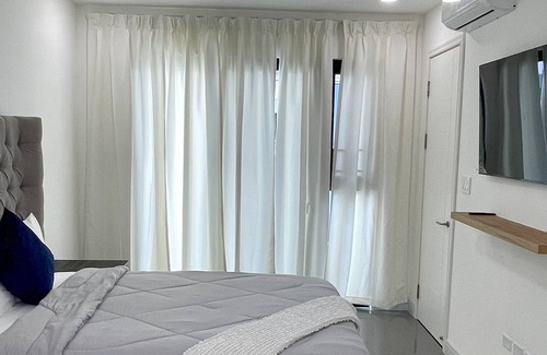 Beverly Hills Apartment | Suites in the Skies