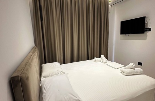 Kodrra Bed & Breakfast | Suites Kozi