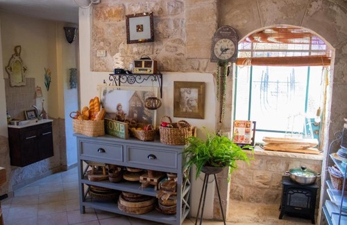 Artists Colony Apartment | Suites of the Old City