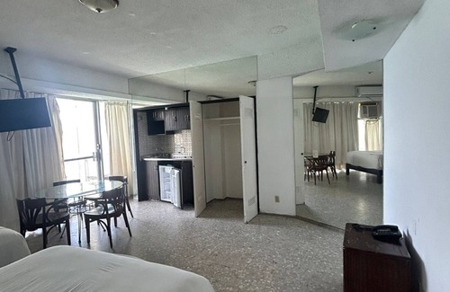 Costera Acapulco Hotel | SUITES OMEGA TORRES GEMELAS