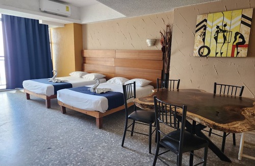 Costera Acapulco Hotel | SUITES OMEGA TORRES GEMELAS