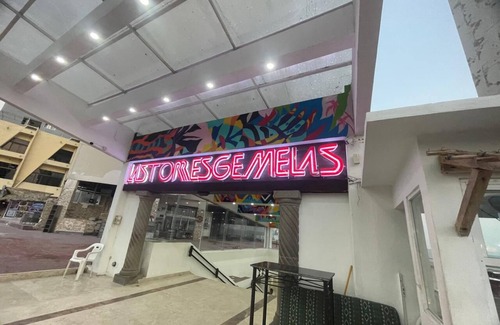 Costera Acapulco Hotel | SUITES OMEGA TORRES GEMELAS