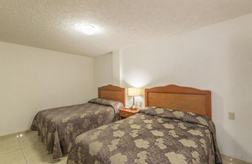 Leon Hotel | Suites Poliforum Inn