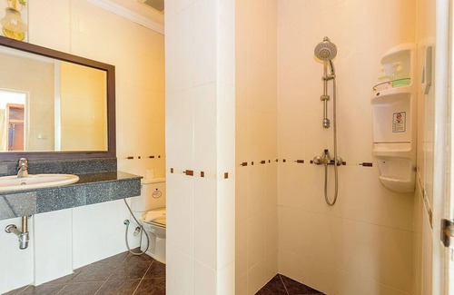 Patong Hotel | Sukcheewa Residence Phuket