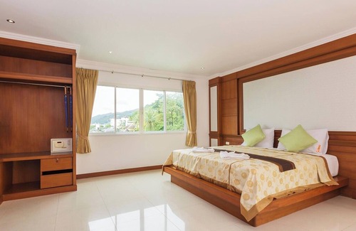 Patong Hotel | Sukcheewa Residence Phuket