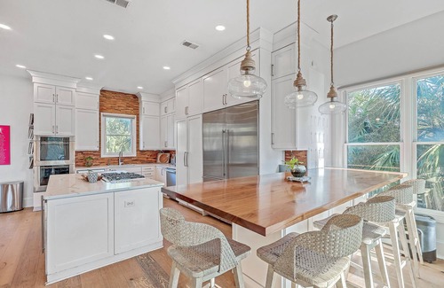 Sullivan's Island House | Sullivan's Island Retreat: Spacious 6BR Beach House with Ocean Views