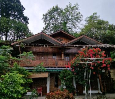 Bukit Lawang Hotel | Sultan Guesthouse