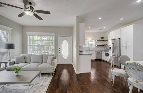 Houston Heights House | SUMMER 2025 - Updated 3/2 with yard, one block from MKT Heights