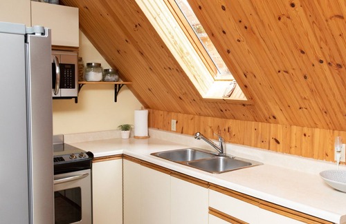 Hastings Highlands Cottage | SUMMER 2026-ASK ABOUT OUR 5 NIGHT WEEKDAY SPECIAL!