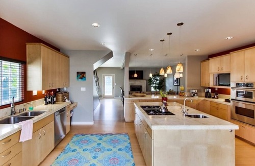 Sunset Cliffs House | Summer at The Grande House+Studio: yard+pets+BBQ!