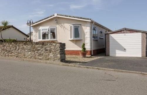 Padstow House | Summer Breeze