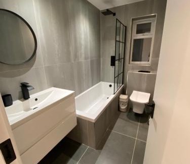 Hale House | Summer budget double room