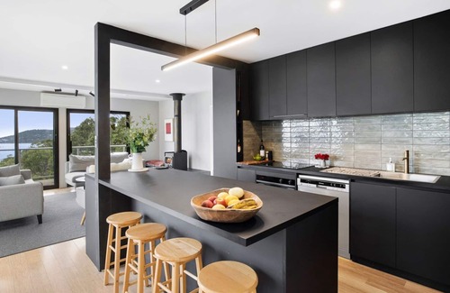 Lorne House | Summer By The Bay - Ocean Views