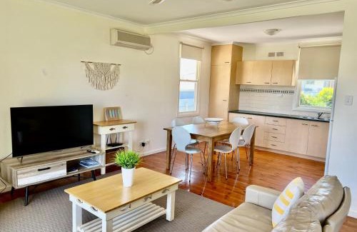 Waterhouse House | SUMMER DAYSIES - Pet Friendly WiFi