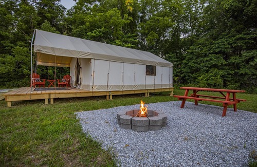 Cassville RV Rental | Summer Escape near Roaring River State Park