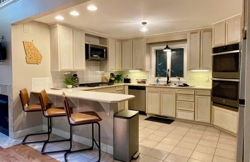 Dahlonega Cabin | Summer Fun- Hot Tub - Wineries - Fire pit - Views